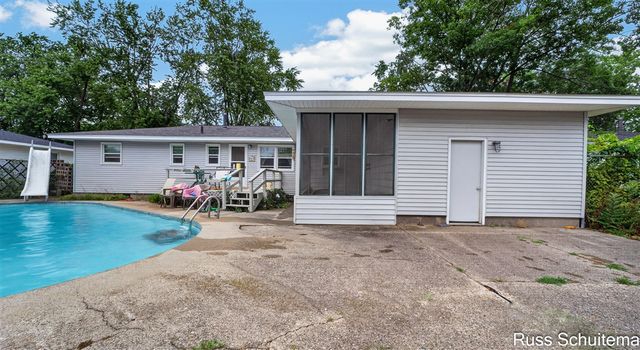 1501 Greenwich Road, Roosevelt Park, MI 49441