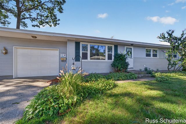 1501 Greenwich Road, Roosevelt Park, MI 49441
