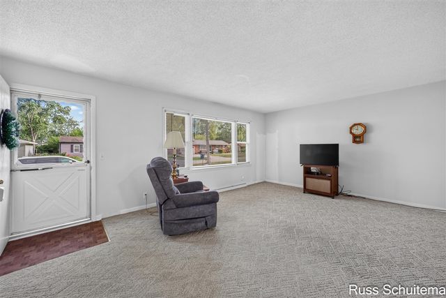 1501 Greenwich Road, Roosevelt Park, MI 49441