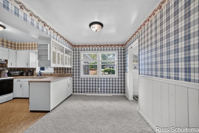 1501 Greenwich Road, Roosevelt Park, MI 49441