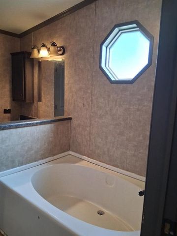 21863 Fishmarket Road, Tecumseh, OK 74873