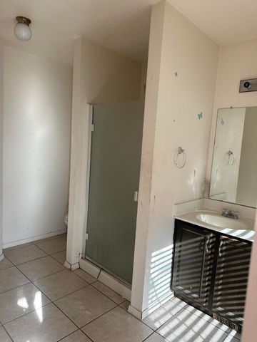 708 Avanti Street SW, Albuquerque, NM 87121