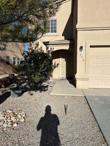 708 Avanti Street SW, Albuquerque, NM 87121