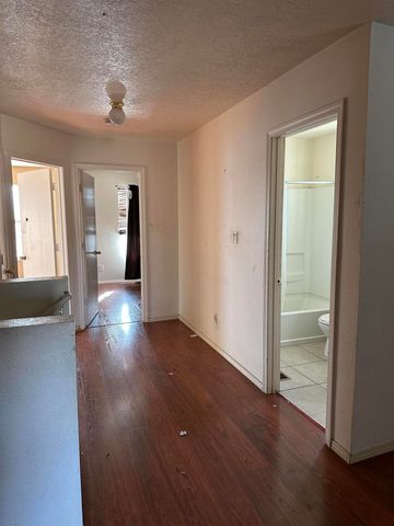 708 Avanti Street SW, Albuquerque, NM 87121