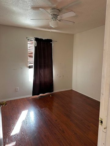 708 Avanti Street SW, Albuquerque, NM 87121