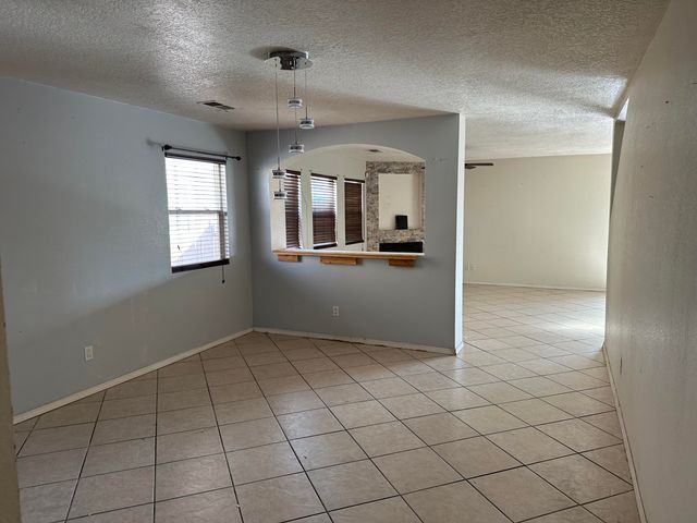 708 Avanti Street SW, Albuquerque, NM 87121