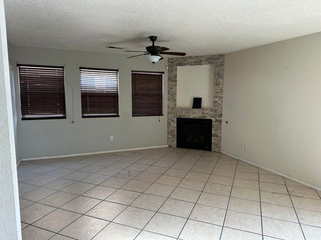 708 Avanti Street SW, Albuquerque, NM 87121