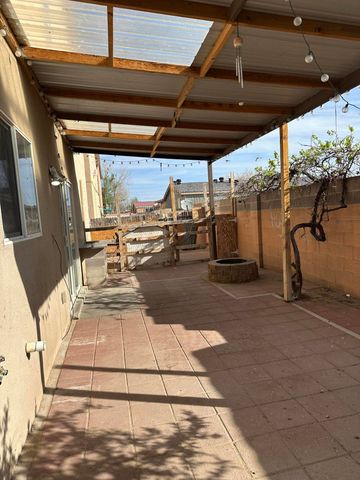 708 Avanti Street SW, Albuquerque, NM 87121