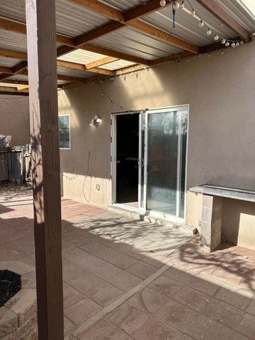 708 Avanti Street SW, Albuquerque, NM 87121
