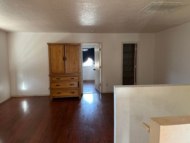 708 Avanti Street SW, Albuquerque, NM 87121