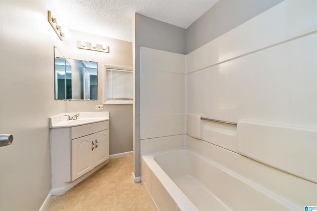 1935 BRACKETT LOOP ROAD, Birmingham, AL 35214