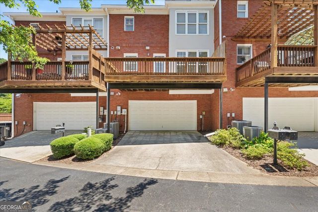 4372 Paces Point Circle SE, Smyrna, GA 30080