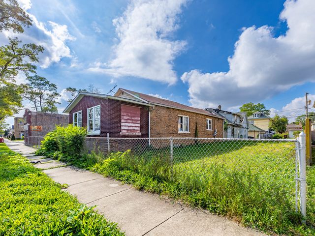 15740 Woodbridge Avenue, Harvey, IL 60426