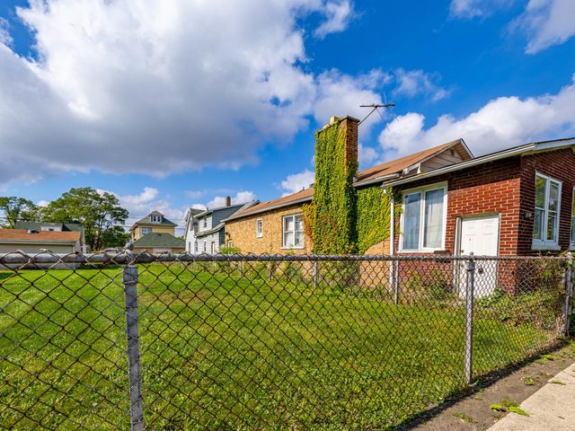 15740 Woodbridge Avenue, Harvey, IL 60426