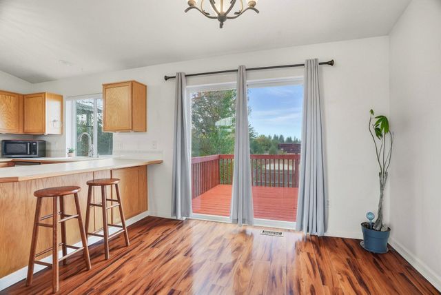 1027 N Stanley St, Medical Lake, WA 99022