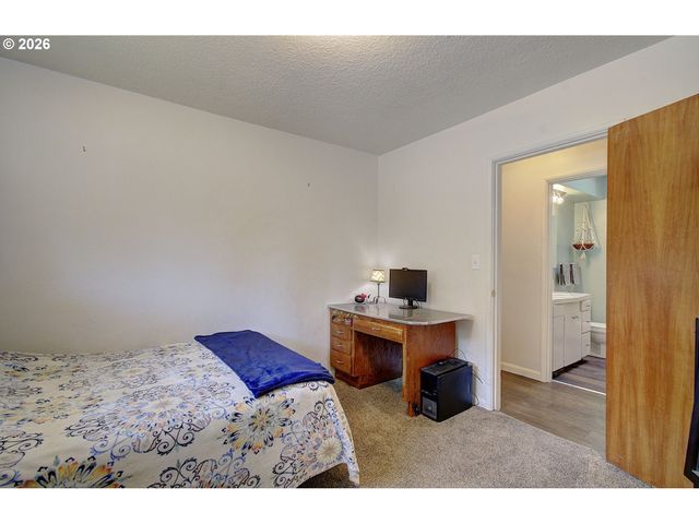 908 Nw 53RD St, Vancouver, WA 98663