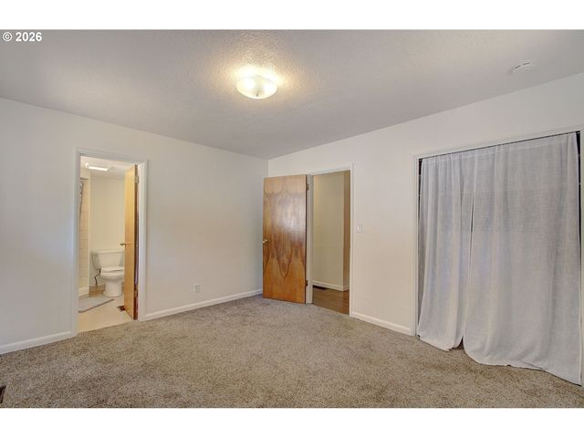 908 Nw 53RD St, Vancouver, WA 98663