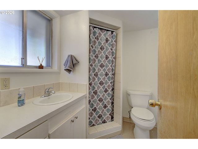 908 Nw 53RD St, Vancouver, WA 98663