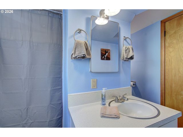 908 Nw 53RD St, Vancouver, WA 98663