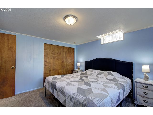 908 Nw 53RD St, Vancouver, WA 98663