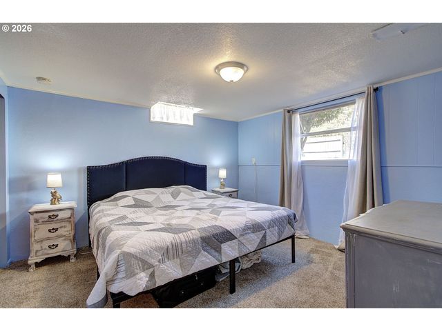 908 Nw 53RD St, Vancouver, WA 98663
