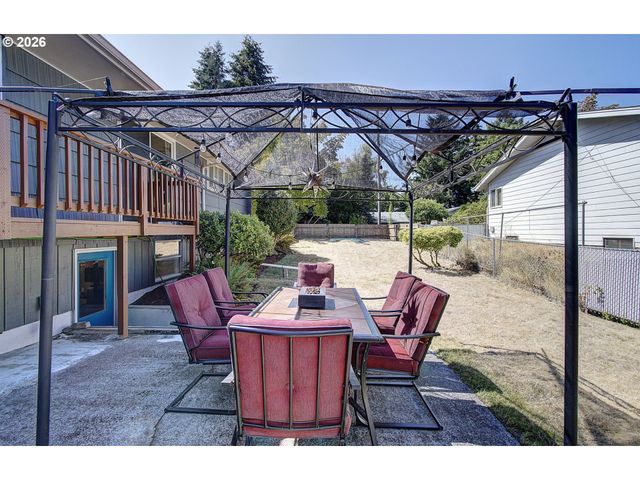 908 Nw 53RD St, Vancouver, WA 98663