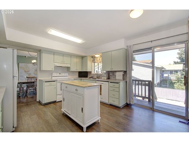 908 Nw 53RD St, Vancouver, WA 98663