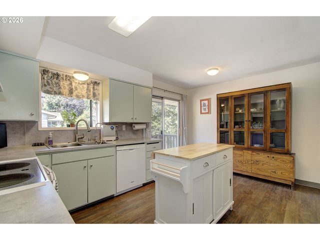 908 Nw 53RD St, Vancouver, WA 98663