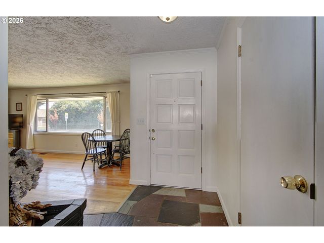 908 Nw 53RD St, Vancouver, WA 98663