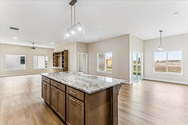 1630 E Appleton St., Valley Center, KS 67147