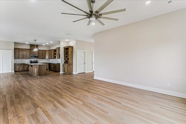 1630 E Appleton St., Valley Center, KS 67147
