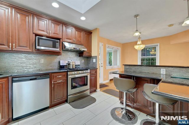 60 Linden Avenue, Dumont, NJ 07628