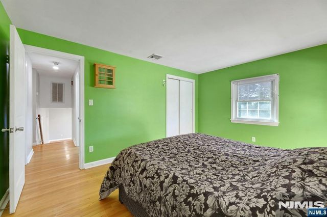 60 Linden Avenue, Dumont, NJ 07628