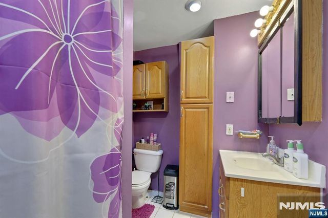 60 Linden Avenue, Dumont, NJ 07628