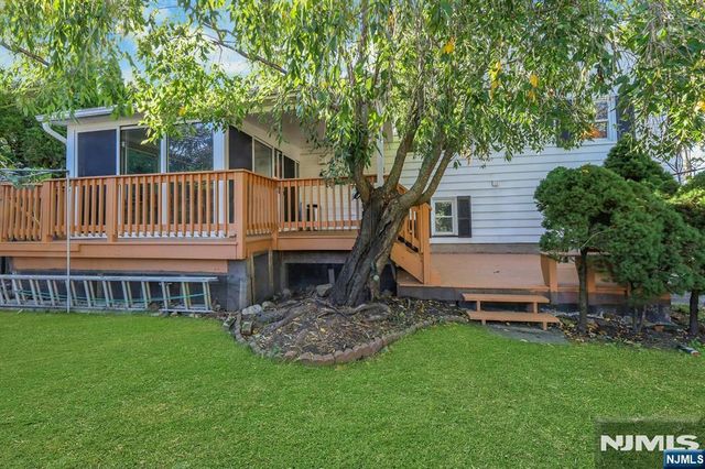 60 Linden Avenue, Dumont, NJ 07628