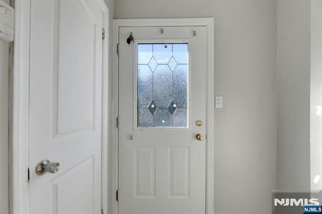 60 Linden Avenue, Dumont, NJ 07628