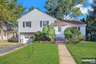 60 Linden Avenue, Dumont, NJ 07628
