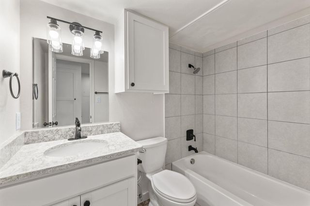3819 Southway DR 208, Austin, TX 78704