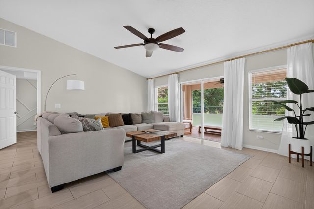 516 SE Crosspoint Drive, Port St. Lucie, Port St Lucie, FL 34983