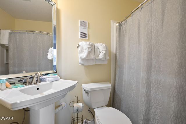 1260 Ski View Drive, Gatlinburg, TN 37738