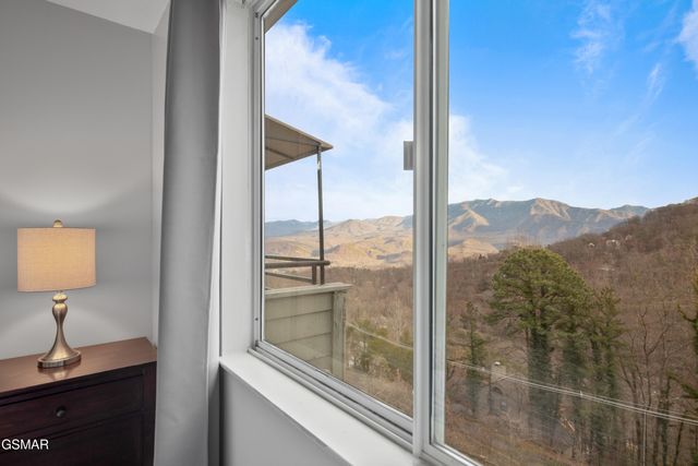 1260 Ski View Drive, Gatlinburg, TN 37738