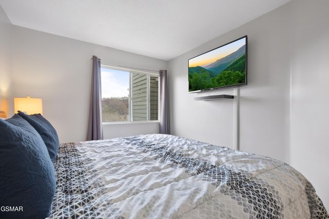 1260 Ski View Drive, Gatlinburg, TN 37738