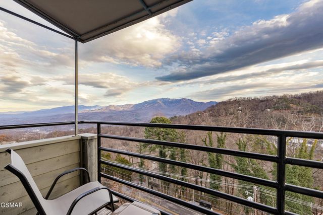 1260 Ski View Drive, Gatlinburg, TN 37738