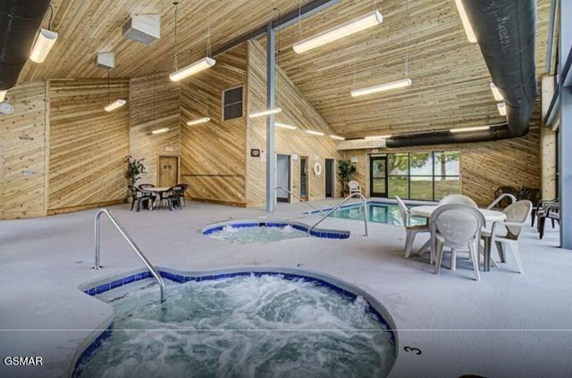 1260 Ski View Drive, Gatlinburg, TN 37738