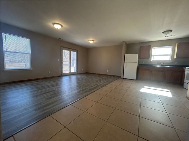316 Erin Place 101, Springdale, AR 72764