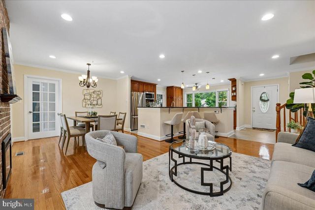 11 LODGE PL, Rockville, MD 20850