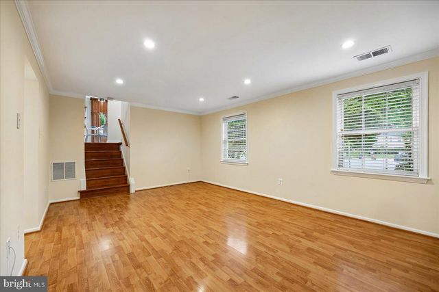 11 LODGE PL, Rockville, MD 20850