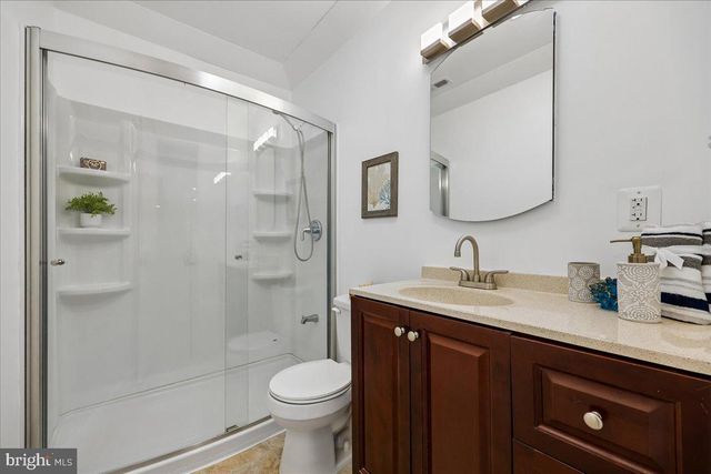 11 LODGE PL, Rockville, MD 20850