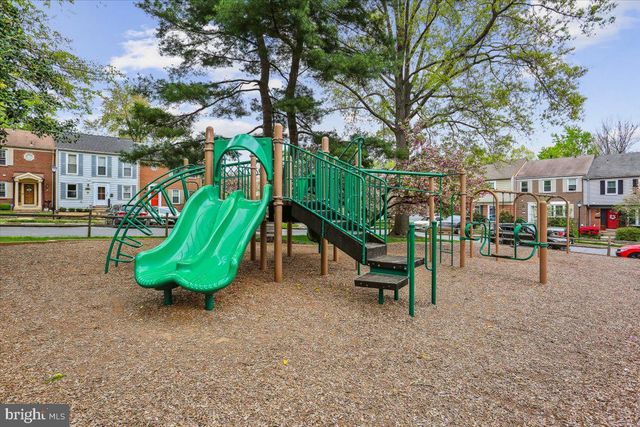 11 LODGE PL, Rockville, MD 20850
