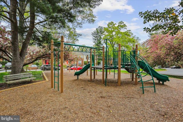 11 LODGE PL, Rockville, MD 20850